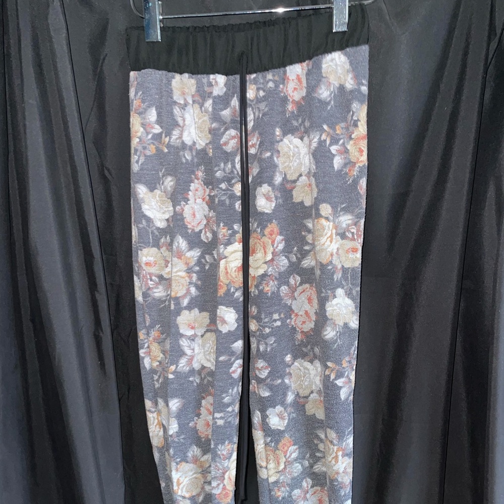 Grey Floral Print Jogger pants